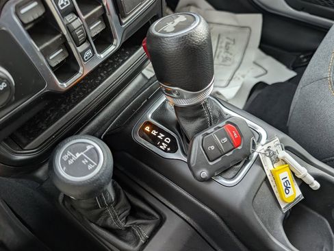 Used 2024 Jeep Wrangler Unlimited Sport AWD/4WD image 34
