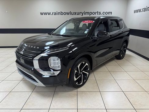 Used 2022 Mitsubishi Outlander SEL image 3