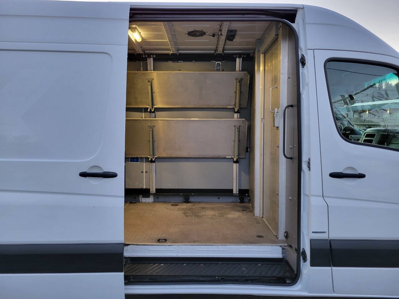 Used 2016 Mercedes-Benz Sprinter 2500 image 15