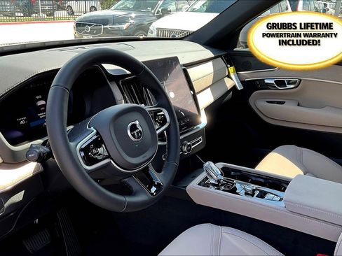 New 2026 Volvo XC90 B5 Plus w/ Protection Package Premier image 20