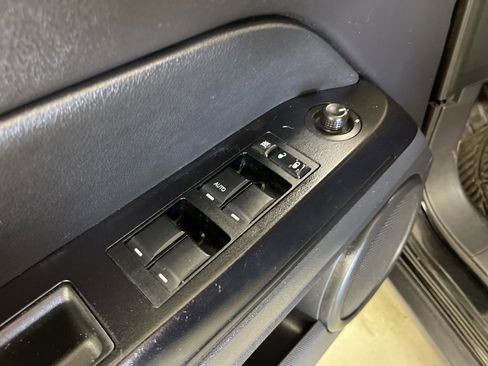 Used 2015 Jeep Patriot Latitude image 12