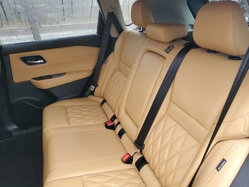 Used 2022 Nissan Rogue Platinum w/ Head-Up Display Package image 8