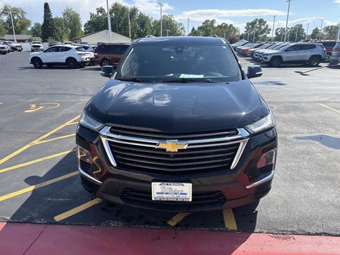 Used 2023 Chevrolet Traverse High Country AWD/4WD image 3