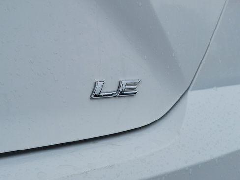 Used 2025 Toyota Camry LE image 7