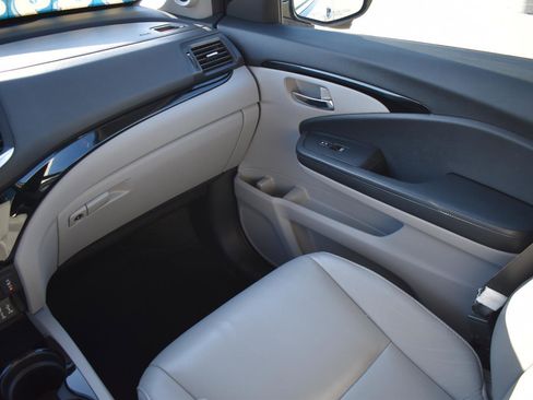 Used 2018 Honda Pilot Touring image 24