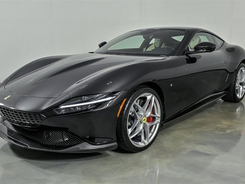 Used 2021 Ferrari Roma RWD image 5