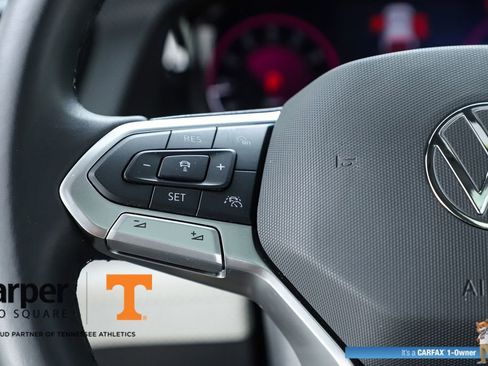 Used 2025 Volkswagen Atlas Cross Sport SEL Premium R-Line AWD/4WD image 21