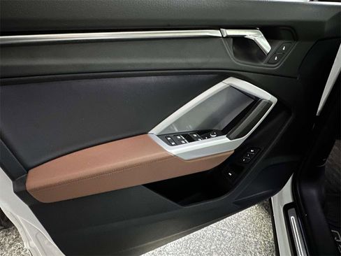 Used 2023 Audi Q3 2.0T Premium w/ Convenience Package image 9