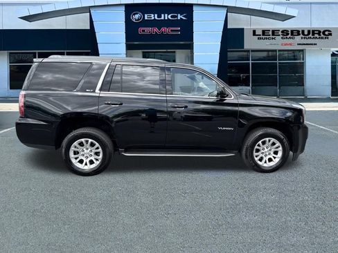 Used 2017 GMC Yukon SLT AWD/4WD image 8