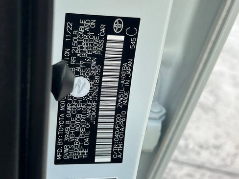Certified 2022 Toyota Prius LE FWD image 29