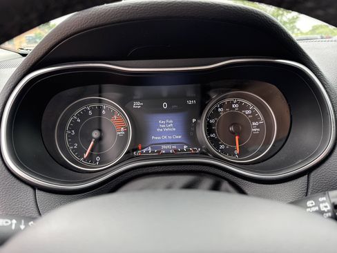 Used 2019 Jeep Cherokee Limited AWD/4WD image 21