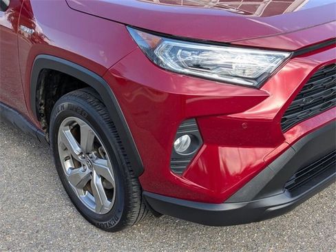 Used 2021 Toyota RAV4 XLE Premium image 2