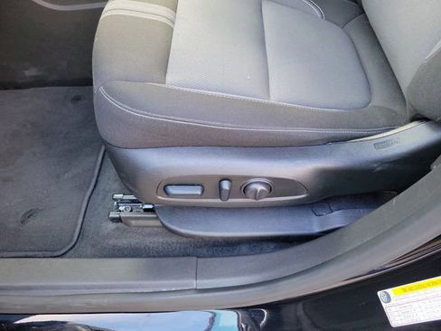 Used 2025 Chevrolet Blazer LT AWD/4WD image 13