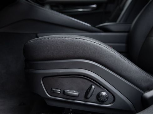 Certified 2025 Porsche Panamera 4 E-Hybrid AWD/4WD image 22
