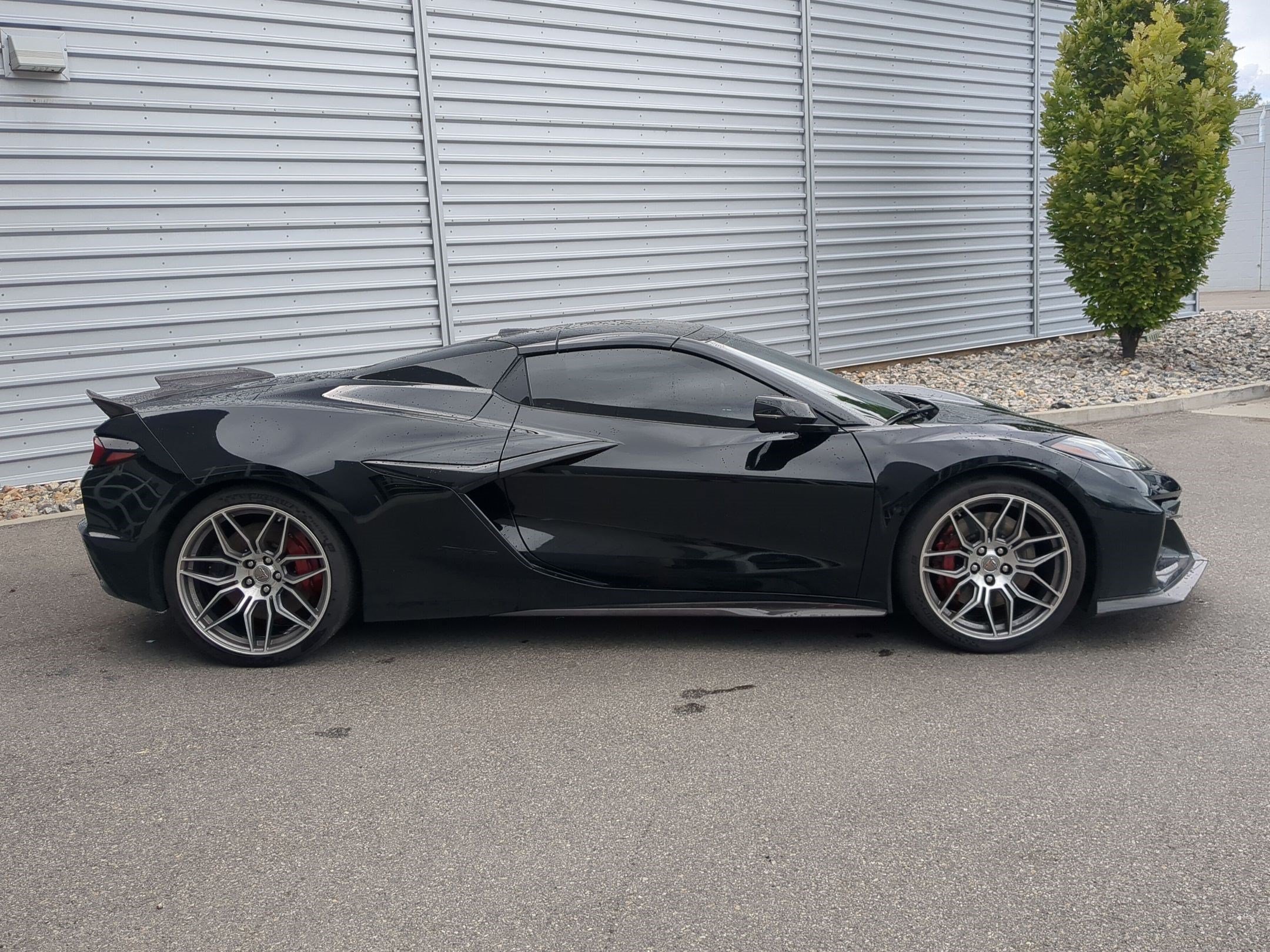 Used 2024 Chevrolet Corvette Z06 w/ Stealth Interior Trim Package RWD image 4