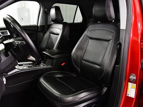 Used 2021 Ford Explorer XLT w/ Equipment Group 202A AWD/4WD image 28