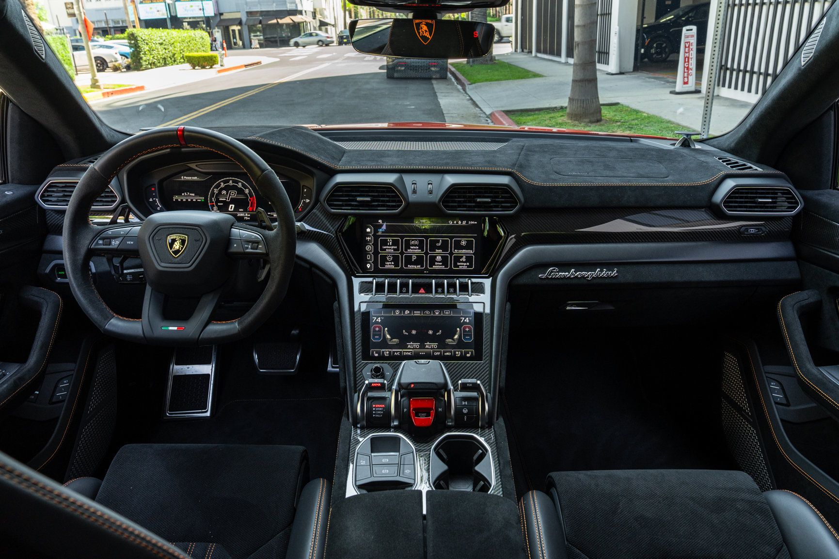 Used 2024 Lamborghini Urus Performante AWD/4WD image 7