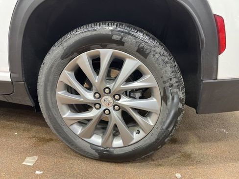 Used 2025 Buick Enclave Preferred image 28