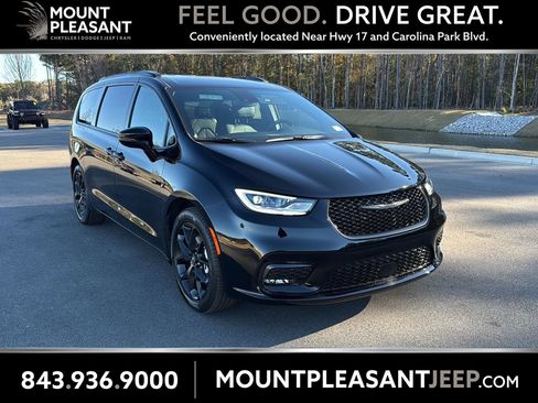 New 2026 Chrysler Pacifica Select image 1