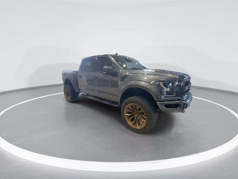 Used 2019 Ford F150 Raptor w/ Equipment Group 802A Luxury image 2