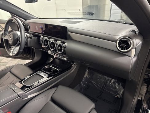 Certified 2025 Mercedes-Benz CLA 250 4MATIC image 19