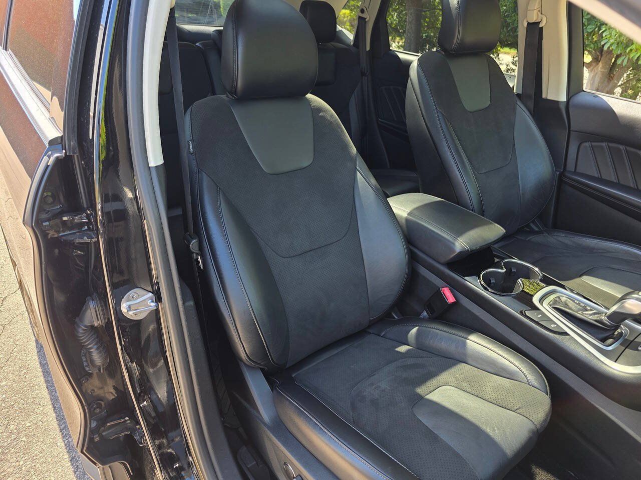 Used 2018 Ford Edge Sport w/ Equipment Group 401A AWD/4WD image 40