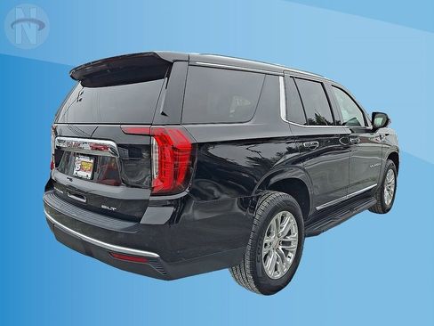 Used 2023 GMC Yukon SLT AWD/4WD image 4