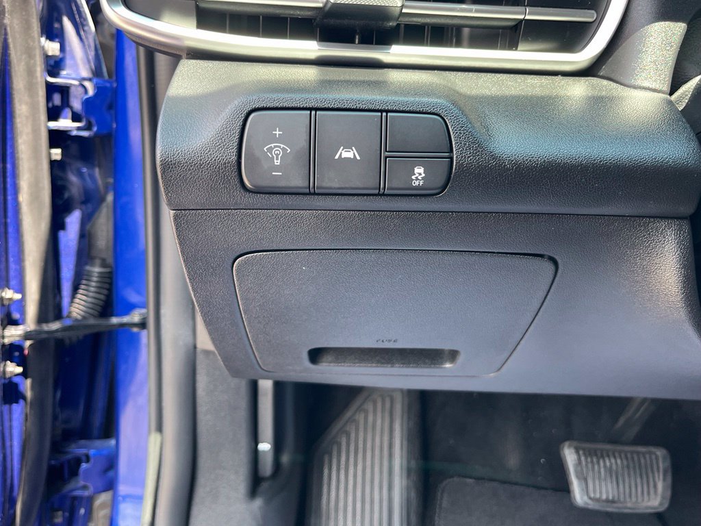 Used 2023 Hyundai Elantra SEL FWD image 17