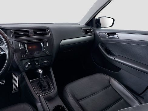 Used 2018 Volkswagen Jetta Wolfsburg Edition image 24