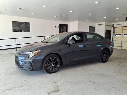 Used 2024 Toyota Corolla XSE FWD image 2
