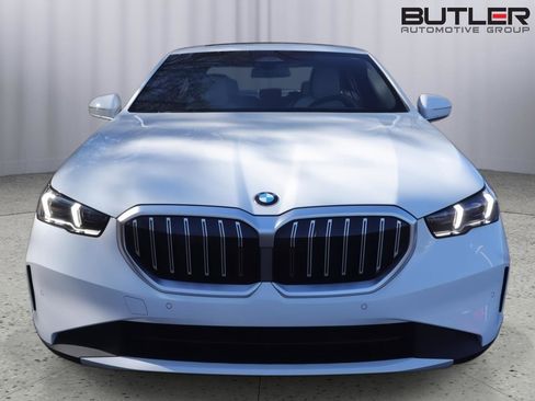 Used 2025 BMW 530i image 2
