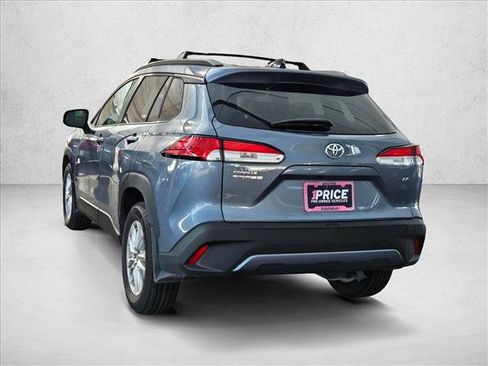 Used 2025 Toyota Corolla Cross LE FWD image 8