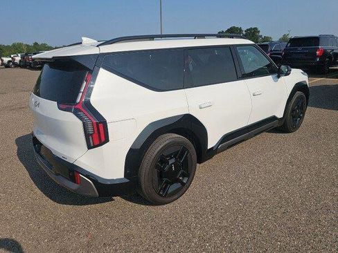 Used 2024 Kia EV9 GT-Line AWD/4WD image 2