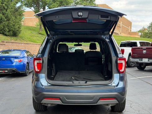 Used 2019 Ford Explorer XLT w/ Equipment Group 202A FWD image 4