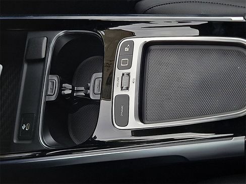 New 2026 Mercedes-Benz GLB 250 image 23