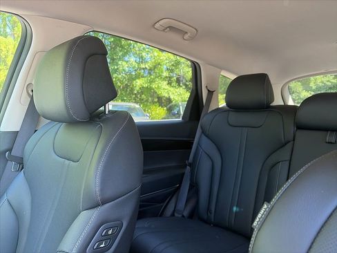 Used 2025 Genesis GV80 2.5T Standard AWD/4WD image 6