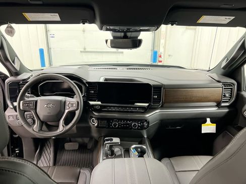 Used 2024 Chevrolet Silverado 1500 High Country w/ Midnight Edition AWD/4WD image 10