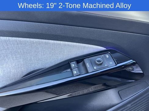 Certified 2025 Volkswagen ID.4 Pro image 14