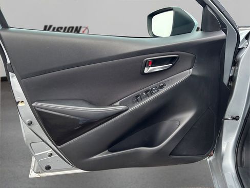 Used 2018 Toyota Yaris iA image 22