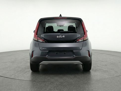 Used 2025 Kia Soul LX w/ LX Technology Package FWD image 7