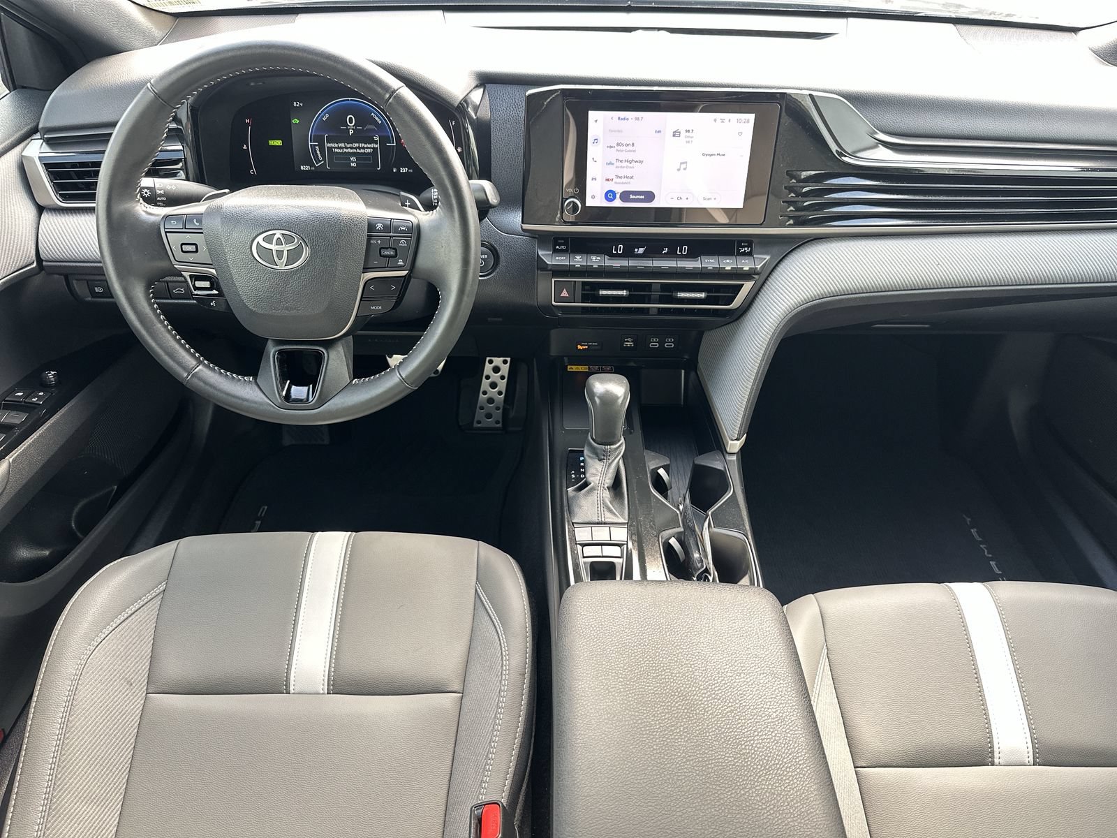 Used 2025 Toyota Camry SE FWD image 18