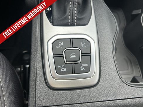 New 2026 Nissan Frontier SV w/ All-Weather Content Package AWD/4WD image 28