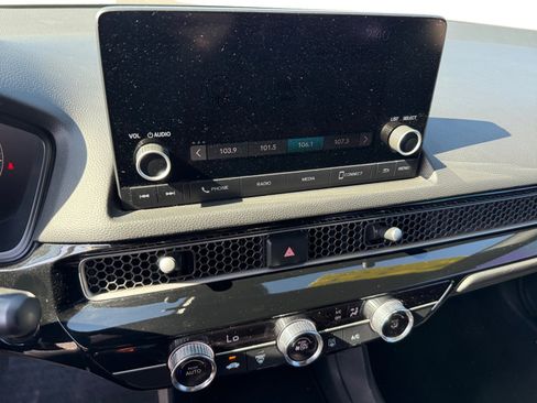 Used 2022 Honda Civic Sport image 12