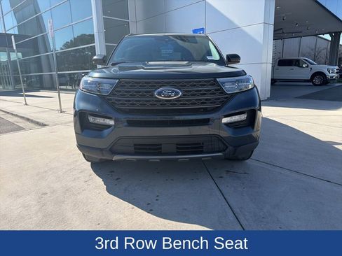 Certified 2022 Ford Explorer XLT w/ Equipment Group 202A image 3