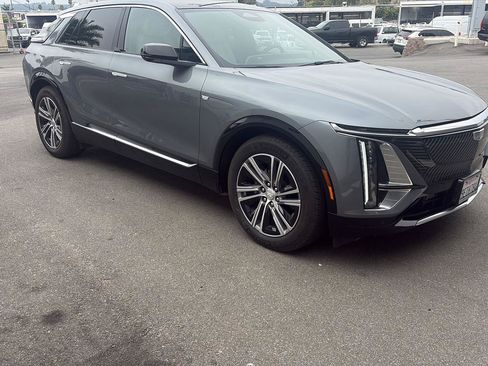 Used 2023 Cadillac Lyriq 2WD image 7