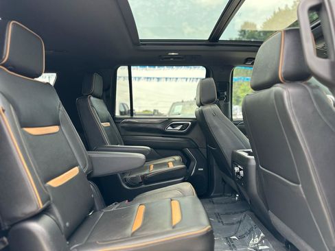 Used 2022 GMC Yukon XL AT4 AWD/4WD image 17