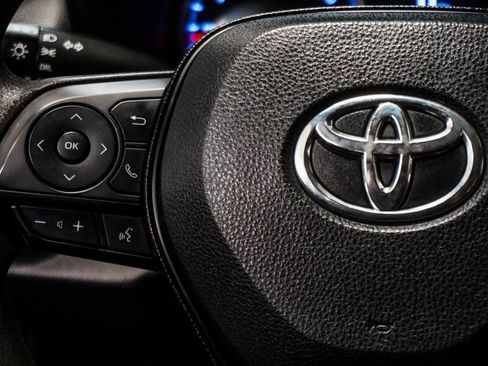 Used 2020 Toyota RAV4 LE FWD image 14