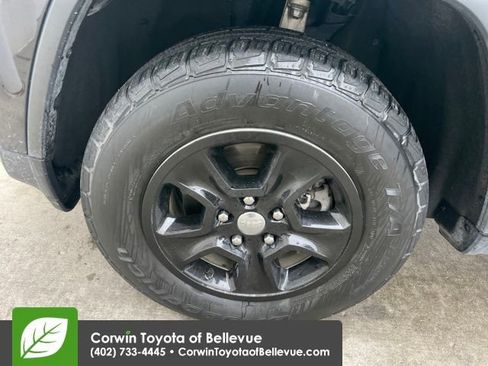 Used 2016 Jeep Grand Cherokee Laredo w/ Quick Order Package 23E image 16