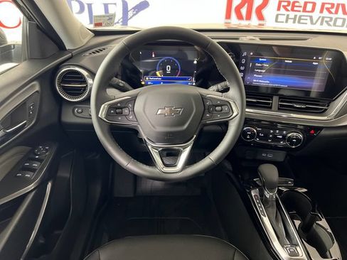 New 2026 Chevrolet Trax ACTIV w/ Sunroof Package FWD image 13