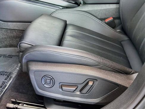 Used 2025 Audi A5 2.0T Premium Plus w/ Premium Plus AWD/4WD image 17